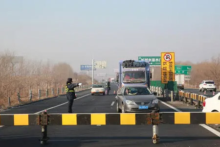 万州龙驹高速道路救援|路上没油怎么办_附近修车电话_米其林轮胎